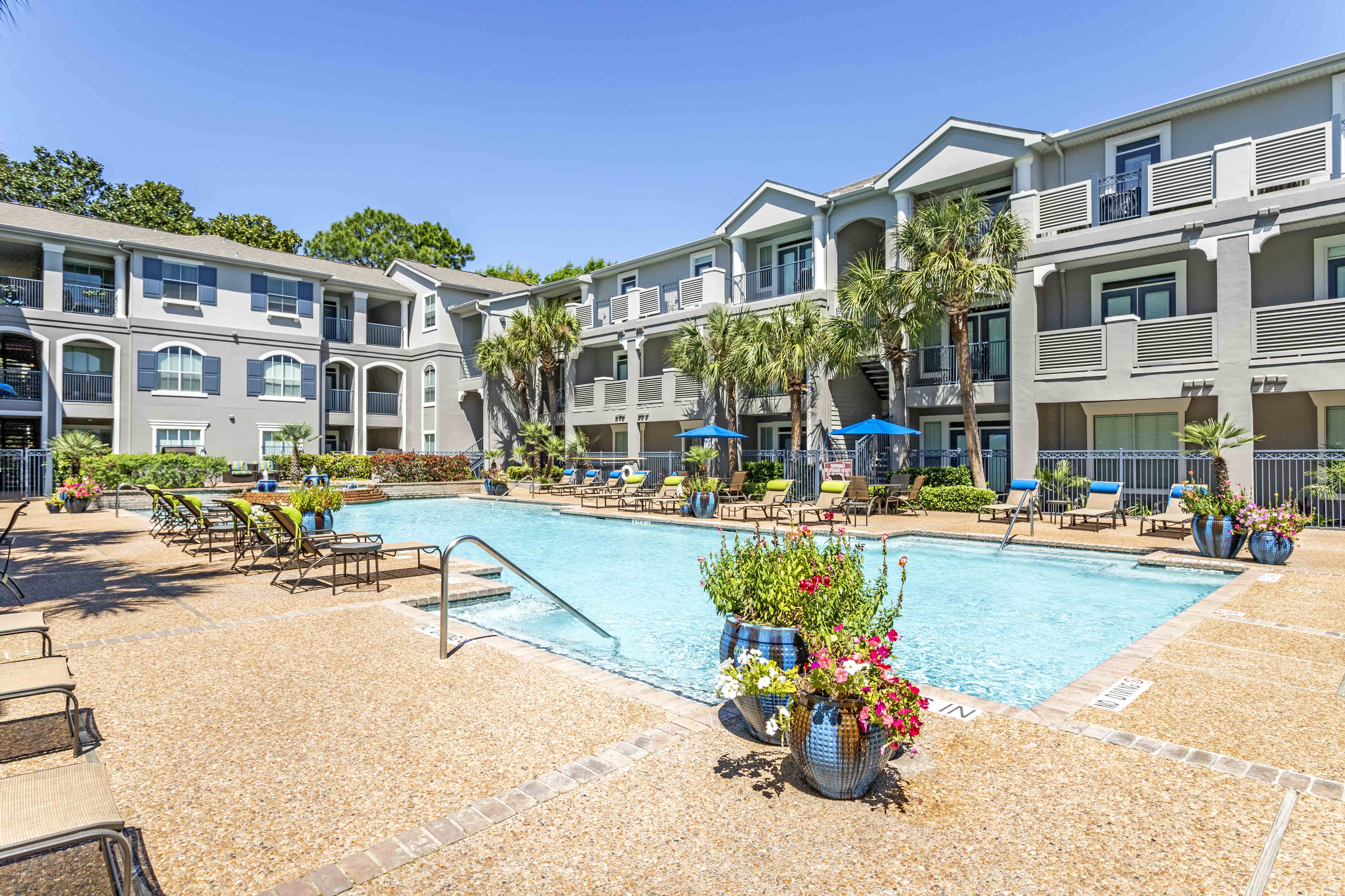 Marvelous Sundeck at Kirby Place Apartments, Houston, Texas